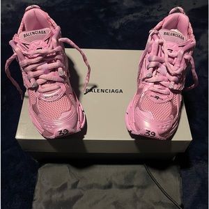 Balenciaga Low-Top Runner Sneakers Pink